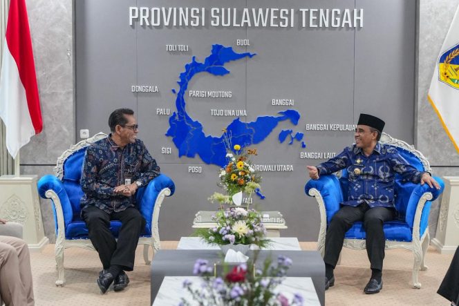 
 Gubernur Sulawesi Tengah Anwar Hafid menerima audiensi Kepala BPS Sulawesi Tengah di Kantor Gubernur dalam rangka penguatan kebijakan pembangunan berbasis data. Foto: Pemprov Sulteng