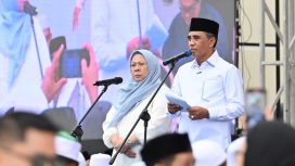 Gubernur Anwar Hafid dan Wakil Gubernur Reny Lamadjido saat peringatan setahun kepemimpinan di Masjid Raya Baitul Khairaat, Palu. Foto: Pemprov Sulteng 