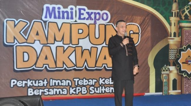 Hadianto Rasyid membuka Mini Expo Kampung Dakwah yang digelar Komunitas Pemuda Berbudaya Sulawesi Tengah di Jalan Kasuari, Kota Palu, Rabu (11/3/2026). Foto: Pemkot Palu 
