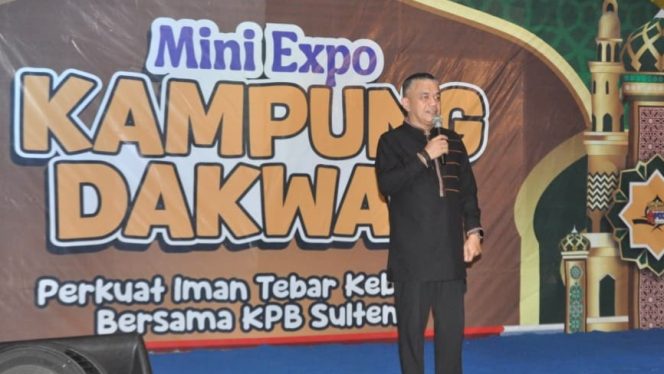 
 Hadianto Rasyid membuka Mini Expo Kampung Dakwah yang digelar Komunitas Pemuda Berbudaya Sulawesi Tengah di Jalan Kasuari, Kota Palu, Rabu (11/3/2026). Foto: Pemkot Palu 