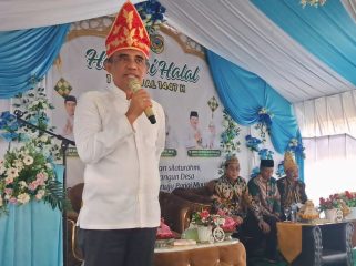 Halal Bihalal di Tomini, Anwar Hafid Ajak Warga Tinggalkan Sekat dan Prasangka untuk Membangun Daerah. Foto: Pemda Parigi Moutong 