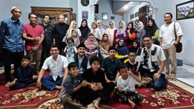 Burase Family mengabadikan momen kebersamaan usai kegiatan buka puasa bersama yang digelar dalam suasana bulan suci Ramadan. Foto: Istimewa 