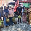 Warga menerima bantuan LPG 3 Kg gratis dalam program distribusi pemerintah daerah di Parigi Moutong. Foto: Pemkab Parimo