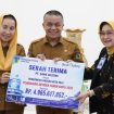 Hadianto Rasyid Terima Dividen dan CSR dari Bank Sulteng. Foto: Dok. Diskominfo Kota Palu