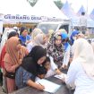 Antrean masyarakat saat menerima bantuan pangan. Foto: Istimewa