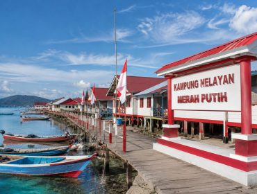 Kampung Nelayan Merah Putih. Foto: Ilustrasi AI