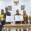 Wali Kota Palu Hadianto Rasyid bersama pimpinan PT Citra Palu Minerals menandatangani kerja sama penyaluran program CSR di Rumah Jabatan Wali Kota Palu, Senin, 22 Juni 2026. Foto: Dok. Pemkot Palu