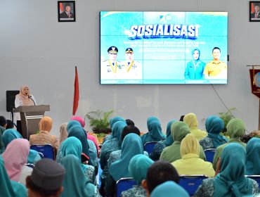 Wakil Gubernur Sulawesi Tengah, dr. Reny A. Lamadjido, Sp.PK., M.Kes., memberikan sambutan saat membuka Sosialisasi Pencegahan Perkawinan Usia Anak, Pentingnya Akta Kelahiran bagi Anak untuk Mencegah Stunting, dan Gerakan Keluarga Taat Pajak di Aula Badan Pendapatan Daerah (Bapenda) Provinsi Sulawesi Tengah, Palu, Rabu (5/8/2026). Foto: Dok. Pemprov Sulteng