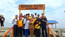 Menanam Pohon di Pesisir Palu, Imelda Mengajak Berbagai Pihak Berkolaborasi. Foto: Pemkot Palu