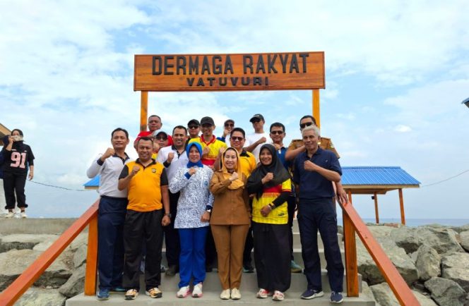 
 Menanam Pohon di Pesisir Palu, Imelda Mengajak Berbagai Pihak Berkolaborasi. Foto: Pemkot Palu 
