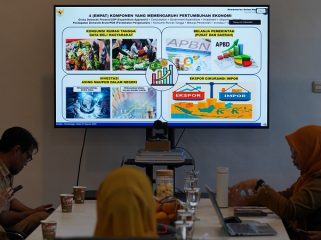 Wawali Palu Ikuti Rakor Pengendalian Inflasi, Pemkot Perkuat Pemantauan Harga. Foto: Jufri/Pemkot Palu
