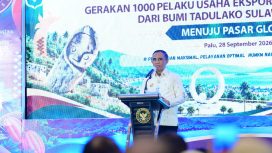 Gubernur Sulawesi Tengah Anwar Hafid menyampaikan sambutan pada Deklarasi Gerakan 1.000 Pelaku Usaha Ekspor Menuju Pasar Global di Palu, Senin (28/9/2026). Foto: Pemprov Sulteng