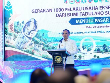 Gubernur Sulawesi Tengah Anwar Hafid menyampaikan sambutan pada Deklarasi Gerakan 1.000 Pelaku Usaha Ekspor Menuju Pasar Global di Palu, Senin (28/9/2026). Foto: Pemprov Sulteng