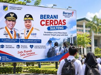 Ilustrasi program Berani Cerdas Sulteng yang menampilkan Gubernur Anwar Hafid dan Wakil Gubernur Reny Lamadjido. Foto: AI/PaluPoso