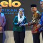 Penyerahan penghargaan kepada perwakilan Pemerintah Kota Palu dalam Bago Nggabelo 2026