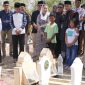 Wali Kota Palu bersama jajaran berziarah di lokasi makam korban bencana Palu