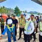 Gubernur Sulawesi Tengah Anwar Hafid meninjau pembangunan Jembatan Wombo Kalonggo, Minggu (4/10/2026). Foto: RO Adpim Sulteng